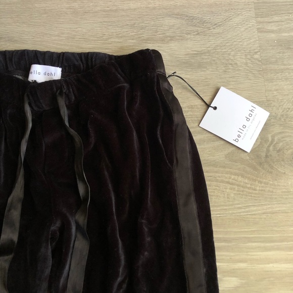 NWT ! BELLA DAHL black velvet jogger - Picture 3 of 3